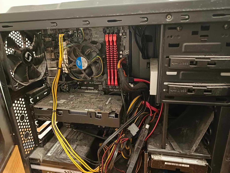 Komputer Gamingowy/GTX 1050/ intel core i5-4460/12 GB RAM/Dysk SSD 512