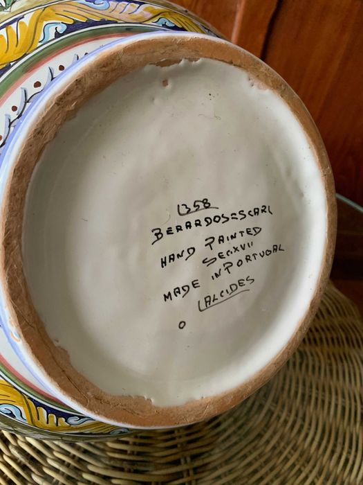 Cerâmica pintada à mão