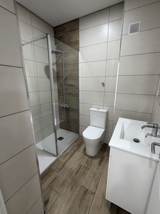 T2 totalmente remodelado em Águas Livres – 295.000 €
