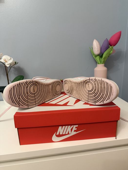 Nike Court Borough Low Pink