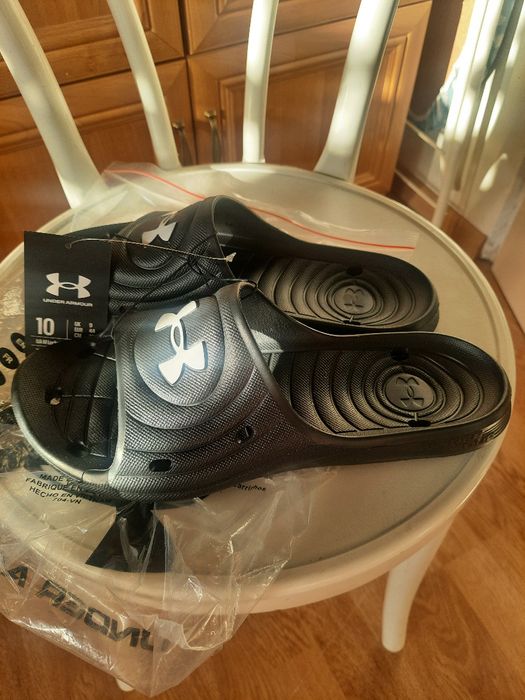 Nowe klapki męskie Under Armour rozmiar 44