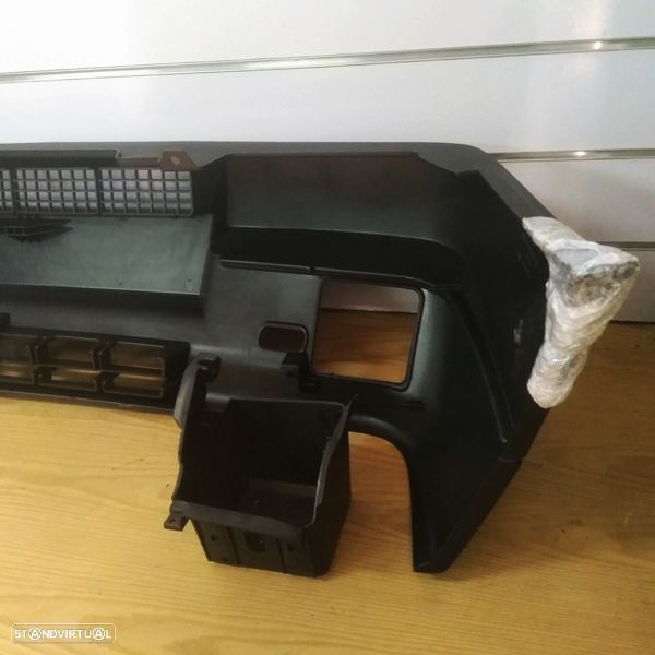 Para-choques Fiat Uno modelo: 1989 até 1994 novo