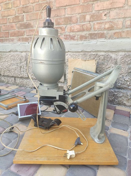 Фотозбільшувач Ленінград 2 / Фотоувеличитель Ленинград 2