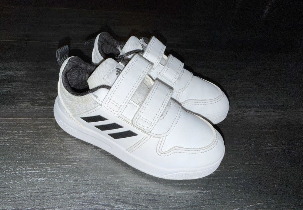 Шкіряні кросівки adidas tensaur c, оригінал, р-р 25, уст 15.5 см