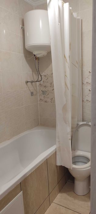 Здається подобово однокімнатна квартира в центрі міста