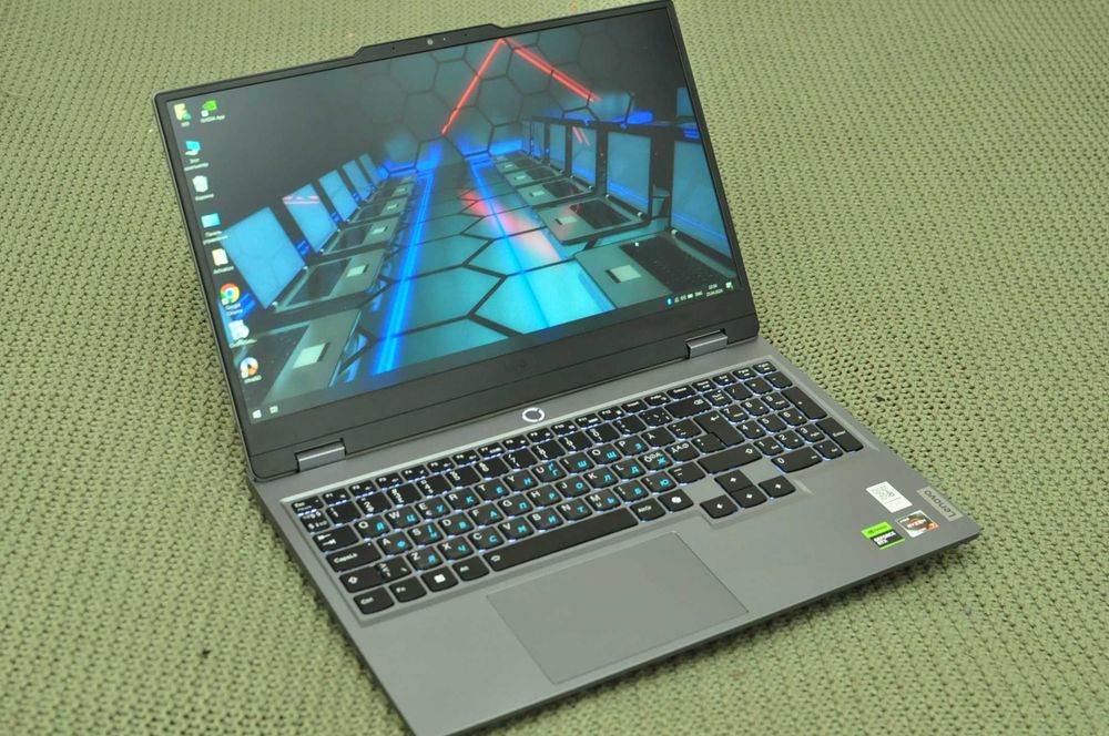 Игровой ноутбук Lenovo LOQ (Ryzen 7/ 16GB DDR5/RTX 4050-6Gb)