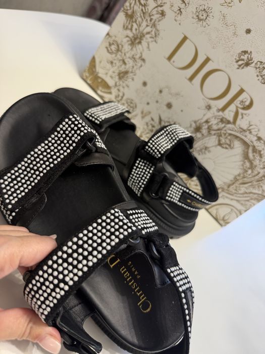 Шкіряні босоніжки Dior