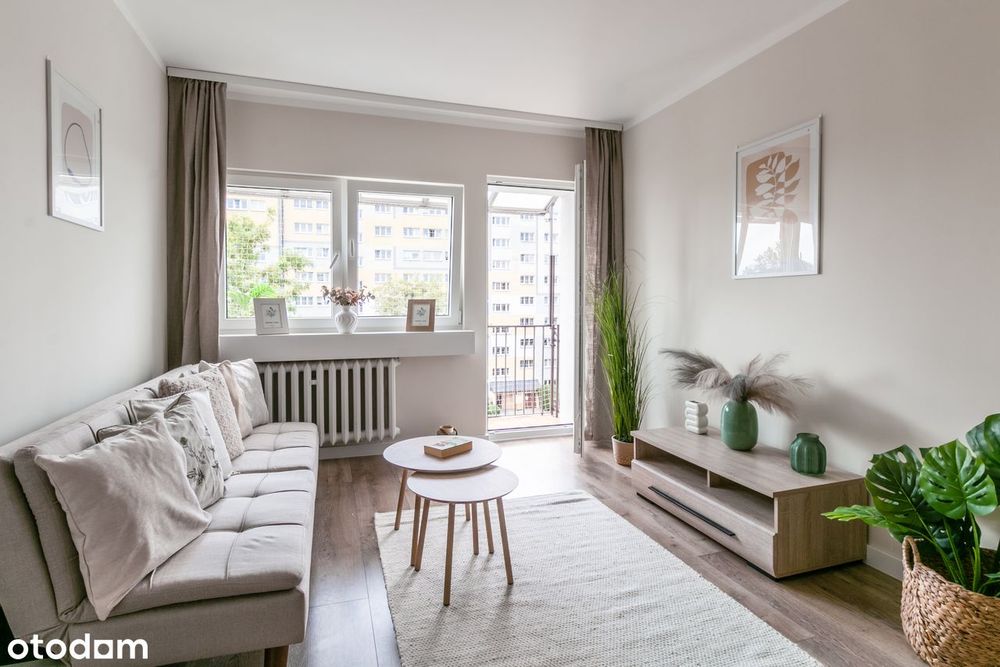 Julianów, ul Jana 10, balkon z widokiem na zieleń, Świeżo po remoncie