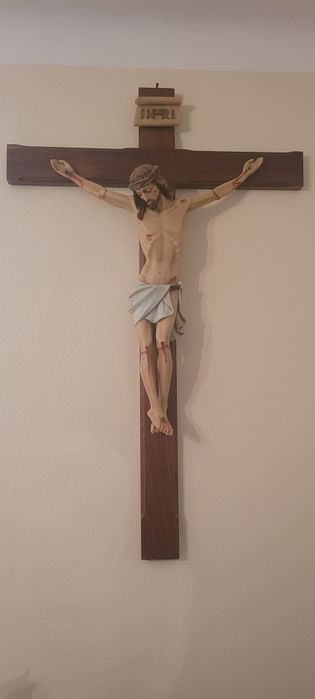 Vendo crucifixo antigo com mais de 1 metro em muito bom estado