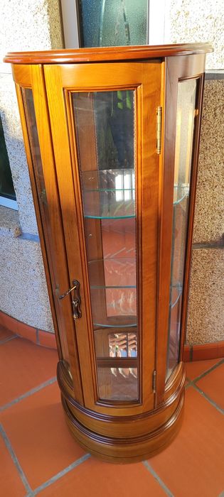 Cristaleira com vidro