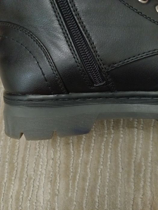 Glany workery damskie sznurowane z zamkiem