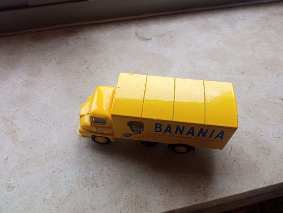 Van Banania Corgi