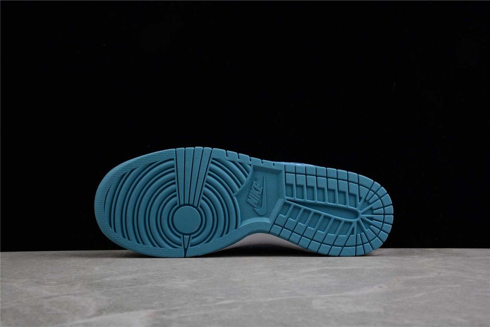 Nike Dunk Low - Branco e Azul