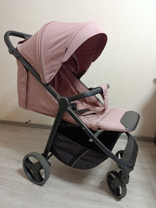 Продам прогулянковий візочок