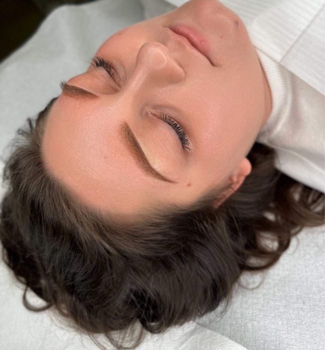 Pedicure manicure rzęsy brwi żele