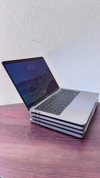 Шикарна Новинка Apple MacBook Pro 13-inch/гарний стан/є 10шт