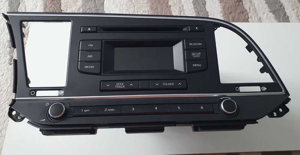 Продам автомагнітолу для автомобіля Hyundai Elantra 2016 року