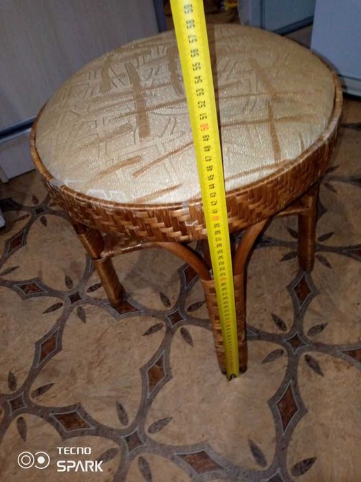 Стілець плетений з лози