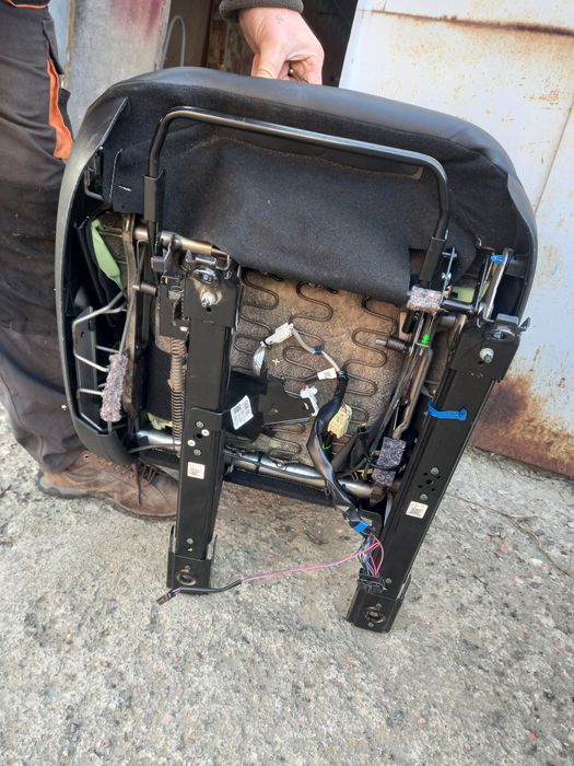 Сиденья второго ряда Мазда СХ-9 2016- 2021 года