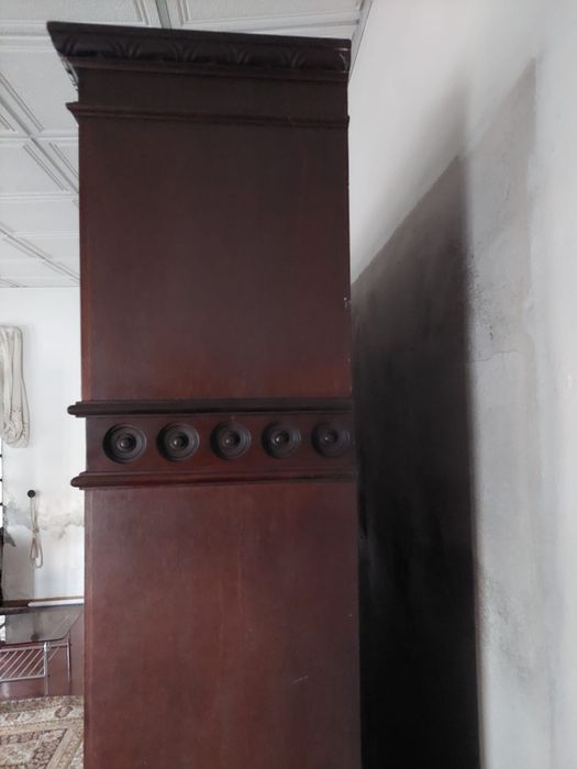 Móvel de sala em mogno