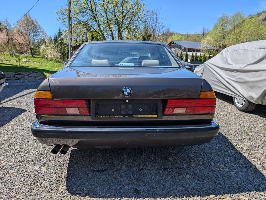 BMW E32 735i wolna od korozji