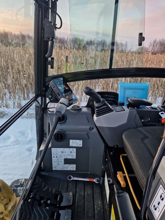 minikoparka 2 tony wynajmę wypożyczę wypożyczalnia minikoparkę młot