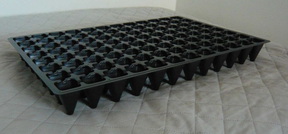 Nowe palety rozsadowe, multiplaty, wielodoniczki 96 kom. 40x60 cm