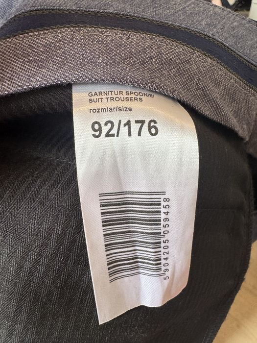 Garnitur męski Pako Lorente, slim fit, granatowy, pokrowiec