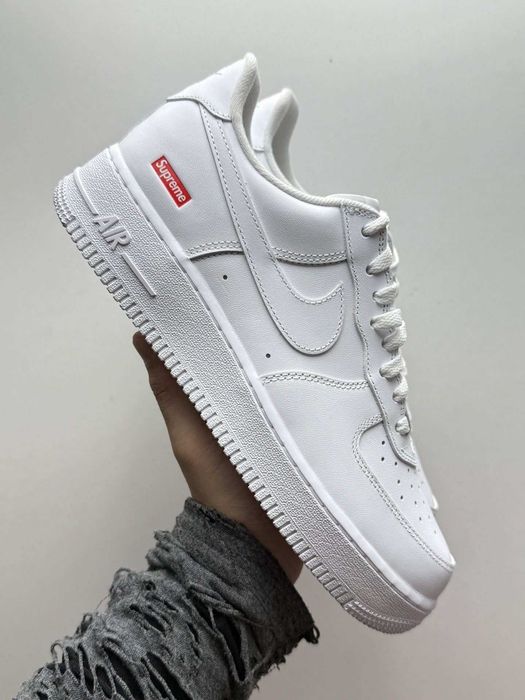 Nike Air Force 1 Supreme R. 41