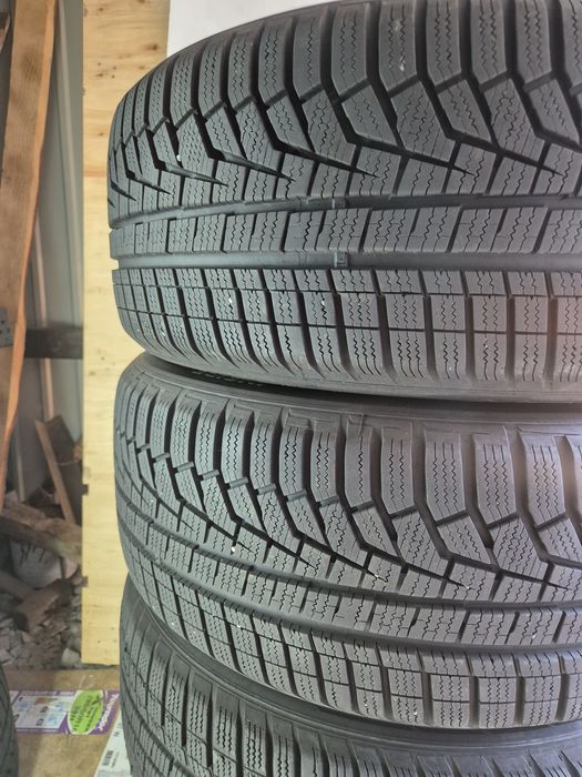Шини 225/50/17, Hankook,  (52)