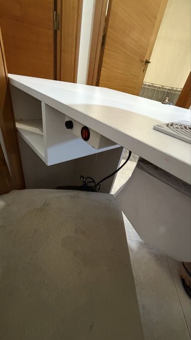 Mesa para Nails com ventoinha embutida