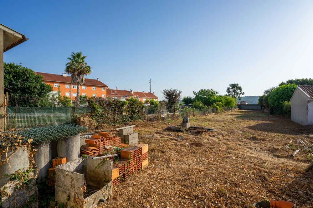 Judibruno – Espaço Comercial com Armazém | Aguada de Baixo
