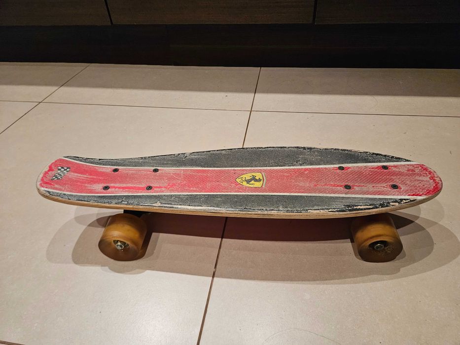 Deskorolka Ferrari
