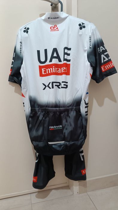 Equipamento Ciclismo UAE Emirates XRG 2025 NOVO