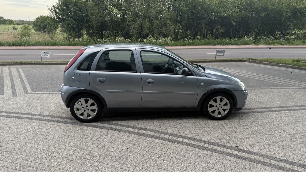 Opel Corsa C 1.0B 2005r KLIMA niski przebieg