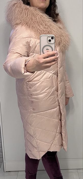 Пуховик з капʼюшоном