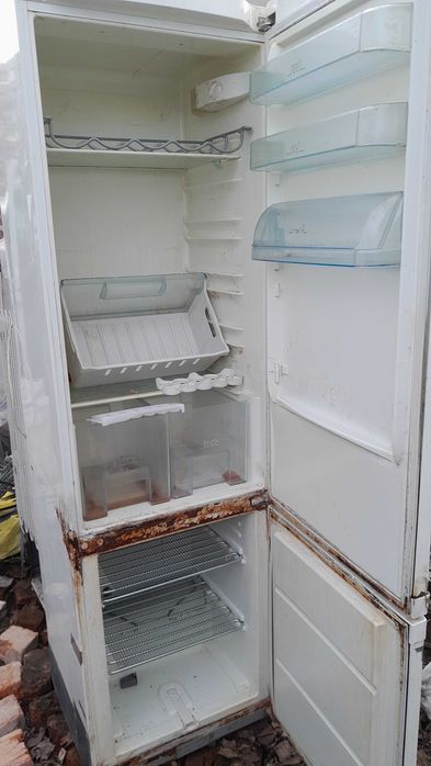 Холодильник (Electrolux) на детали