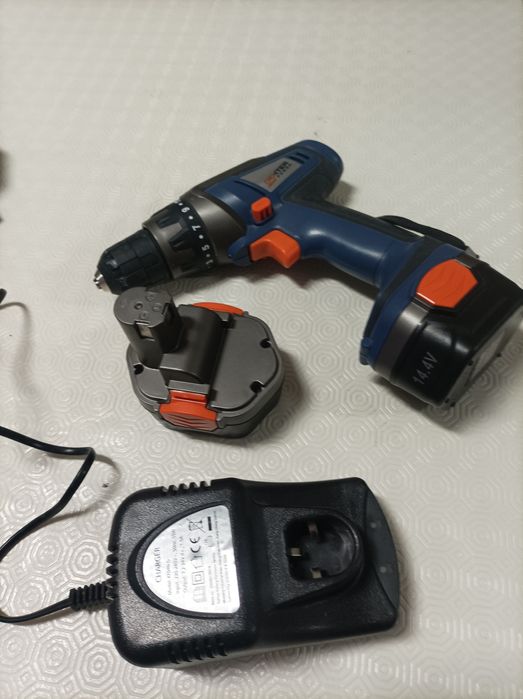 Aparafusadora DEXTER 14.4v com mala transporte