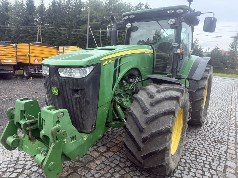 John Deere 8335R