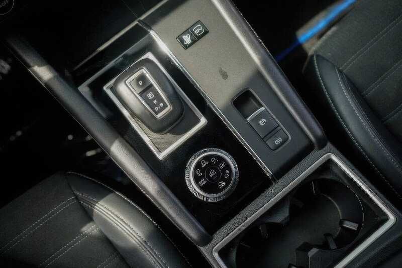2023 Mitsubishi Outlander PHEV SE