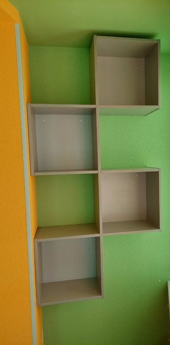 Полка навесная серая