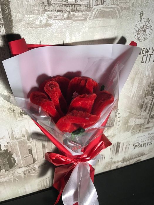 Продам букети  сделанные своими руками из синельной проволоки