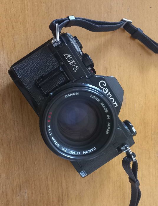 Corpo Canon AE1 preto + Canon FD 50mm 1.4 S.S.C.