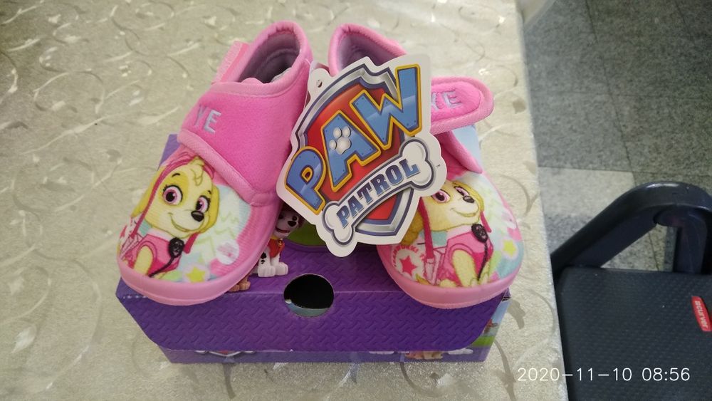 PROMOÇÃO! Pantufas Skye c caixa NOVAS!