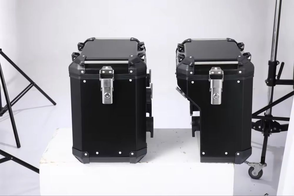 (NOVO) Malas Laterais + Top Case Alumínio/Pretas CF Moto 700ADV