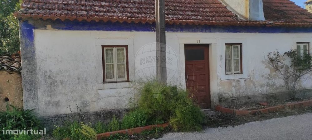 Moradia T2 para venda — Colmeias E Memória, Leiria