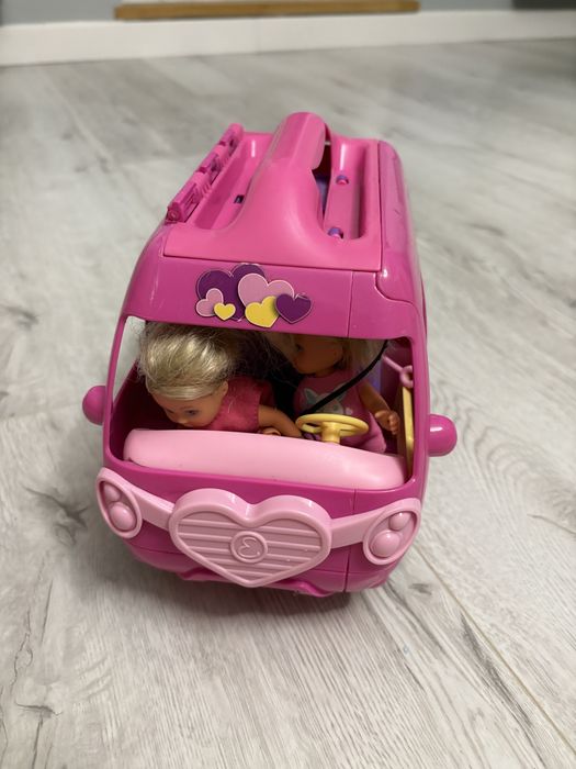 Kamper Barbie z akcesoriami i lalkami