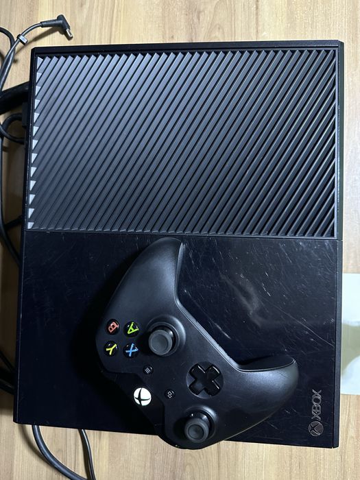 Продам XBOX One 500GB + подарок