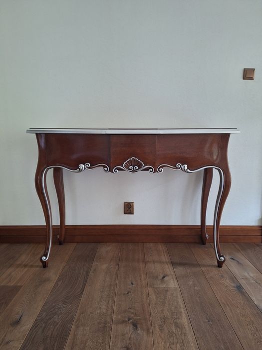 Drewniana konsola z szufladą