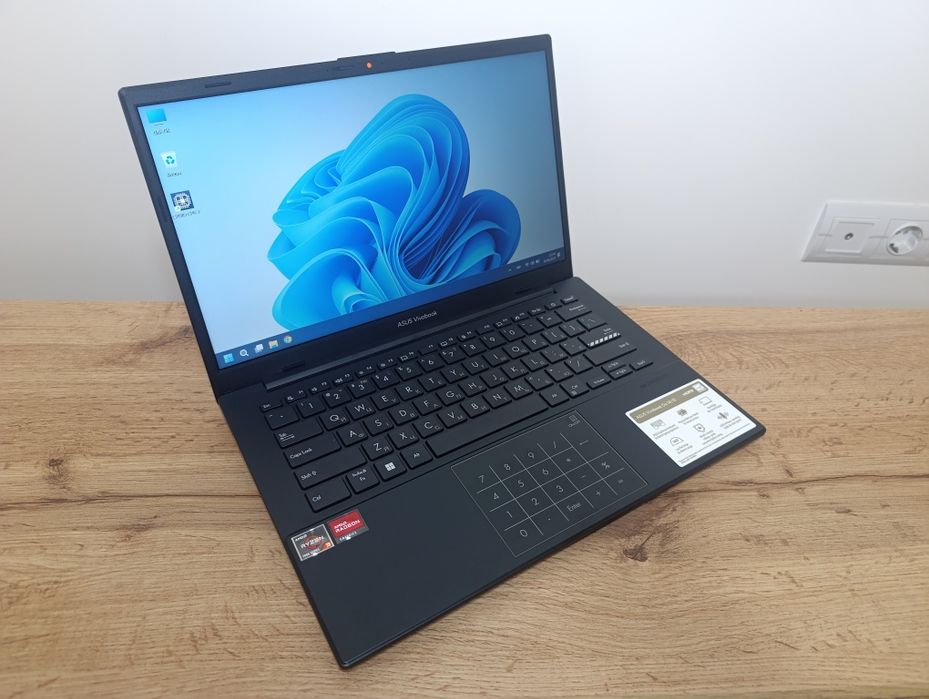 14' FHD Asus Vivobook 14/AMD Ryzen 3 7320U/4GB DDR5/SSD 256GB